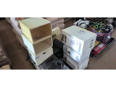 LOTE 024 - 01 LOTE COM MICRO-ONDAS, TV ANTIGA, DEPURADOR DE AR, FRAGMENTADORA DE PAPEL E IMPRESSORA ANTIGA. (NO ESTADO) ATENÇÃO! FAZER A VISITAÇÃO ANTES DE ARREMATAR, NÃO SABEMOS SE FUNCIONA, LEILÃO NÃO TEM GARANTIA E NEM DEVOLUÇÃO, SUJEITO A POSSÍVEIS AVARIAS VISÍVEIS/OCULTAS E/OU AUSÊNCIA DE COMPONENTES.