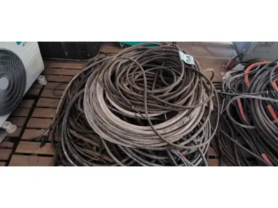 LOTE 004 - 01 LOTE COM CABOS ELÉTRICOS DIVERSOS. (NO ESTADO) ATENÇÃO! FAZER A VISITAÇÃO ANTES DE ARREMATAR, NÃO SABEMOS SE FUNCIONA, LEILÃO NÃO TEM GARANTIA E NEM DEVOLUÇÃO, SUJEITO A POSSÍVEIS AVARIAS VISÍVEIS/OCULTAS E/OU AUSÊNCIA DE COMPONENTES.