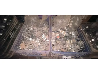 LOTE 348 - 01 LOTE COM ABRAÇADEIRAS DIVERSAS. (CAIXA ORGANIZADORA NAO INCLUSA) (NO ESTADO) ATENÇÃO! FAZER A VISITAÇÃO ANTES DE ARREMATAR, NÃO SABEMOS SE FUNCIONA, LEILÃO NÃO TEM GARANTIA E NEM DEVOLUÇÃO, SUJEITO A POSSÍVEIS AVARIAS VISÍVEIS/OCULTAS E/OU AUSÊNCIA DE COMPONENTES.