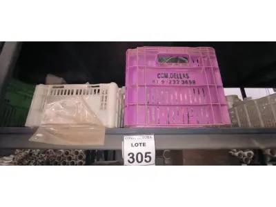 LOTE 305 - 01 LOTE COM TAMPAS EM PVC PARA CAIXAS DE PAREDE. (CAIXA ORGANIZADORA NAO INCLUSA) (NO ESTADO) ATENÇÃO! FAZER A VISITAÇÃO ANTES DE ARREMATAR, NÃO SABEMOS SE FUNCIONA, LEILÃO NÃO TEM GARANTIA E NEM DEVOLUÇÃO, SUJEITO A POSSÍVEIS AVARIAS VISÍVEIS/OCULTAS E/OU AUSÊNCIA DE COMPONENTES.