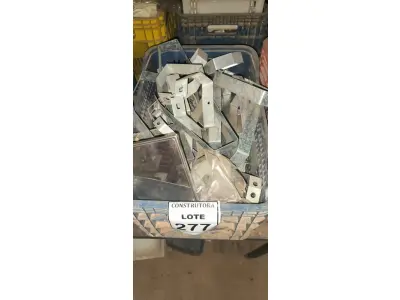 LOTE 277 - 01 LOTE COM SUPORTE VERTICAL PARA ELETROCALHA. (CAIXA ORGANIZADORA NAO INCLUSA) (NO ESTADO) ATENÇÃO! FAZER A VISITAÇÃO ANTES DE ARREMATAR, NÃO SABEMOS SE FUNCIONA, LEILÃO NÃO TEM GARANTIA E NEM DEVOLUÇÃO, SUJEITO A POSSÍVEIS AVARIAS VISÍVEIS/OCULTAS E/OU AUSÊNCIA DE COMPONENTES.