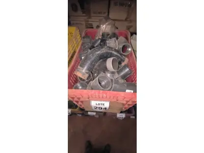 LOTE 294 - 01 LOTE COM LUVAS ELETRODUTO PVC ROSCÁVEIS 2 ½. (CAIXA ORGANIZADORA NAO INCLUSA) (NO ESTADO) ATENÇÃO! FAZER A VISITAÇÃO ANTES DE ARREMATAR, NÃO SABEMOS SE FUNCIONA, LEILÃO NÃO TEM GARANTIA E NEM DEVOLUÇÃO, SUJEITO A POSSÍVEIS AVARIAS VISÍVEIS/OCULTAS E/OU AUSÊNCIA DE COMPONENTES.