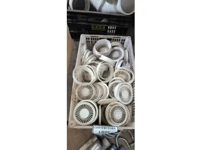 LOTE 281 - 01 LOTE COM TAMPAS DE RALOS. (CAIXA ORGANIZADORA NAO INCLUSA) (NO ESTADO) ATENÇÃO! FAZER A VISITAÇÃO ANTES DE ARREMATAR, NÃO SABEMOS SE FUNCIONA, LEILÃO NÃO TEM GARANTIA E NEM DEVOLUÇÃO, SUJEITO A POSSÍVEIS AVARIAS VISÍVEIS/OCULTAS E/OU AUSÊNCIA DE COMPONENTES.