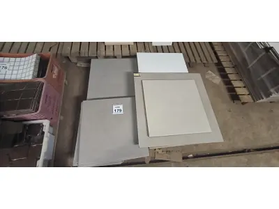 LOTE 179 - 01 LOTE COM PISOS DIVERSAS CORES E TAMANHOS. (NO ESTADO) ATENÇÃO! FAZER A VISITAÇÃO ANTES DE ARREMATAR, NÃO SABEMOS SE FUNCIONA, LEILÃO NÃO TEM GARANTIA E NEM DEVOLUÇÃO, SUJEITO A POSSÍVEIS AVARIAS VISÍVEIS/OCULTAS E/OU AUSÊNCIA DE COMPONENTES.