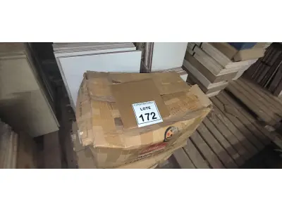 LOTE 172 - 01 LOTE COM REVESTIMENTOS 20X20CM NA COR MARROM. (NO ESTADO) ATENÇÃO! FAZER A VISITAÇÃO ANTES DE ARREMATAR, NÃO SABEMOS SE FUNCIONA, LEILÃO NÃO TEM GARANTIA E NEM DEVOLUÇÃO, SUJEITO A POSSÍVEIS AVARIAS VISÍVEIS/OCULTAS E/OU AUSÊNCIA DE COMPONENTES.