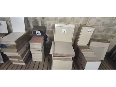 LOTE 178 - 01 LOTE COM PISOS DIVERSAS CORES E TAMANHOS. (NO ESTADO) ATENÇÃO! FAZER A VISITAÇÃO ANTES DE ARREMATAR, NÃO SABEMOS SE FUNCIONA, LEILÃO NÃO TEM GARANTIA E NEM DEVOLUÇÃO, SUJEITO A POSSÍVEIS AVARIAS VISÍVEIS/OCULTAS E/OU AUSÊNCIA DE COMPONENTES.