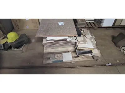 LOTE 156 - 01 LOTE COM PISOS E REVESTIMENTOS DIVERSOS TAMANHOS E CORES. (NO ESTADO) ATENÇÃO! FAZER A VISITAÇÃO ANTES DE ARREMATAR, NÃO SABEMOS SE FUNCIONA, LEILÃO NÃO TEM GARANTIA E NEM DEVOLUÇÃO, SUJEITO A POSSÍVEIS AVARIAS VISÍVEIS/OCULTAS E/OU AUSÊNCIA DE COMPONENTES.