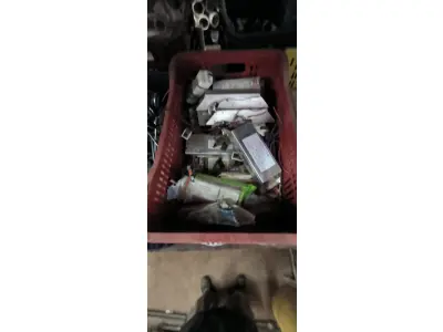 LOTE 300 - 01 LOTE COM REATORES ELETRÔNICOS AFC 2X32 E LUMINÁRIAS DIVERSAS. (CAIXA ORGANIZADORA NAO INCLUSA) (NO ESTADO) ATENÇÃO! FAZER A VISITAÇÃO ANTES DE ARREMATAR, NÃO SABEMOS SE FUNCIONA, LEILÃO NÃO TEM GARANTIA E NEM DEVOLUÇÃO, SUJEITO A POSSÍVEIS AVARIAS VISÍVEIS/OCULTAS E/OU AUSÊNCIA DE COMPONENTES.