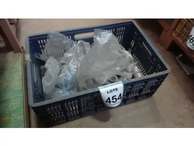 LOTE 454 - 01 LOTE COM CONEXÕES DIVERSAS PARA ÁGUA. (NO ESTADO) ATENÇÃO! FAZER A VISITAÇÃO ANTES DE ARREMATAR, NÃO SABEMOS SE FUNCIONA, LEILÃO NÃO TEM GARANTIA E NEM DEVOLUÇÃO, SUJEITO A POSSÍVEIS AVARIAS VISÍVEIS/OCULTAS E/OU AUSÊNCIA DE COMPONENTES.