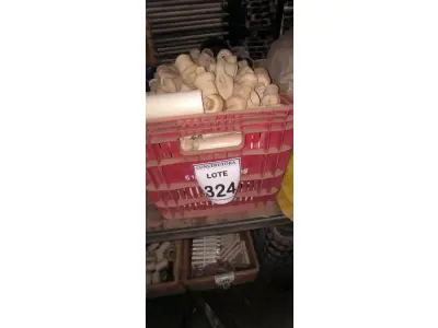 LOTE 324 - 01 LOTE COM COIFAS DE BORRACHA 40X1/2 E PEDAÇOS PEQUENOS DE CANO. (CAIXA ORGANIZADORA NAO INCLUSA) (NO ESTADO) ATENÇÃO! FAZER A VISITAÇÃO ANTES DE ARREMATAR, NÃO SABEMOS SE FUNCIONA, LEILÃO NÃO TEM GARANTIA E NEM DEVOLUÇÃO, SUJEITO A POSSÍVEIS AVARIAS VISÍVEIS/OCULTAS E/OU AUSÊNCIA DE COMPONENTES.