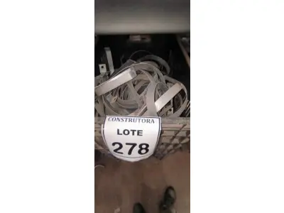 LOTE 278 - 01 LOTE COM ABRAÇADEIRAS TIPO GOTA. (CAIXA ORGANIZADORA NAO INCLUSA) (NO ESTADO) ATENÇÃO! FAZER A VISITAÇÃO ANTES DE ARREMATAR, NÃO SABEMOS SE FUNCIONA, LEILÃO NÃO TEM GARANTIA E NEM DEVOLUÇÃO, SUJEITO A POSSÍVEIS AVARIAS VISÍVEIS/OCULTAS E/OU AUSÊNCIA DE COMPONENTES.