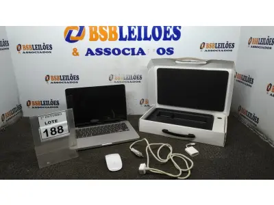 LOTE 188 - 01 MACBOOK PRO APPLE COM CARREGADOR. (NO ESTADO) ATENÇÃO! FAZER A VISITAÇÃO ANTES DE ARREMATAR, NÃO SABEMOS SE FUNCIONA, LEILÃO NÃO TEM GARANTIA E NEM DEVOLUÇÃO, SUJEITO A POSSÍVEIS AVARIAS VISÍVEIS/OCULTAS E/OU AUSÊNCIA DE COMPONENTES.