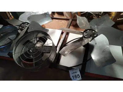 LOTE 165 - 01 EXAUSTOR E 02 HÉLICES COM BASE. (NO ESTADO) ATENÇÃO! FAZER A VISITAÇÃO ANTES DE ARREMATAR, NÃO SABEMOS SE FUNCIONA, LEILÃO NÃO TEM GARANTIA E NEM DEVOLUÇÃO, SUJEITO A POSSÍVEIS AVARIAS VISÍVEIS/OCULTAS E/OU AUSÊNCIA DE COMPONENTES.