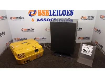 LOTE 091 - 01 PROJETOR MARCA EPSON E 01 CAIXA DE SOM MARCA SONY. (NO ESTADO) ATENÇÃO! FAZER A VISITAÇÃO ANTES DE ARREMATAR, NÃO SABEMOS SE FUNCIONA, LEILÃO NÃO TEM GARANTIA E NEM DEVOLUÇÃO, SUJEITO A POSSÍVEIS AVARIAS VISÍVEIS/OCULTAS E/OU AUSÊNCIA DE COMPONENTES.