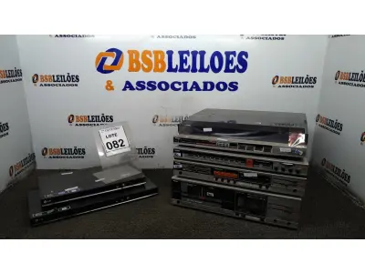 LOTE 082 - 02 APARELHOS DE DVD MARCA LG, 01 TERMINAL DE COMUNICAÇÃO MARCA SONY, 01 TOCA VINIL MARCA PHILIPS, 01 RECEIVER FR 210 MARCA PHILIPS E 01 TOCA FITAS FC 210 MARCA PHILIPS. (NO ESTADO) ATENÇÃO! FAZER A VISITAÇÃO ANTES DE ARREMATAR, NÃO SABEMOS SE FUNCIONA, LEILÃO NÃO TEM GARANTIA E NEM DEVOLUÇÃO, SUJEITO A POSSÍVEIS AVARIAS VISÍVEIS/OCULTAS E/OU AUSÊNCIA DE COMPONENTES.