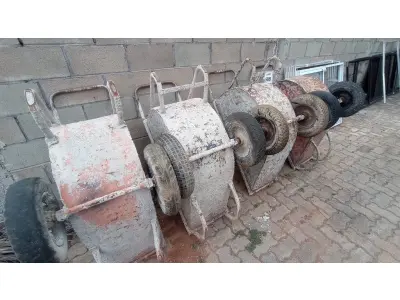 LOTE 588 - 04 GIRICOS PARA OBRA. (NO ESTADO) ATENÇÃO! FAZER A VISITAÇÃO ANTES DE ARREMATAR, NÃO SABEMOS SE FUNCIONA, LEILÃO NÃO TEM GARANTIA E NEM DEVOLUÇÃO, SUJEITO A POSSÍVEIS AVARIAS VISÍVEIS/OCULTAS E/OU AUSÊNCIA DE COMPONENTES.