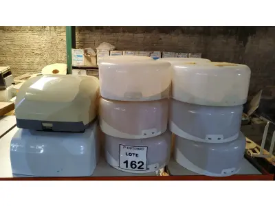 LOTE 162 - 01 LOTE COM VÁRIOS DISPENSES DE PAPEL. (NO ESTADO) ATENÇÃO! FAZER A VISITAÇÃO ANTES DE ARREMATAR, NÃO SABEMOS SE FUNCIONA, LEILÃO NÃO TEM GARANTIA E NEM DEVOLUÇÃO, SUJEITO A POSSÍVEIS AVARIAS VISÍVEIS/OCULTAS E/OU AUSÊNCIA DE COMPONENTES.