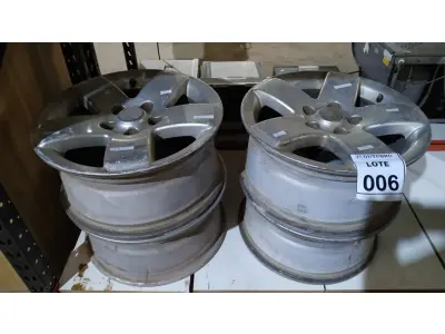LOTE 006 - 04 RODAS DE CARRO MITSUBISHI ARO 16 5X114. (NO ESTADO) ATENÇÃO! FAZER A VISITAÇÃO ANTES DE ARREMATAR, NÃO SABEMOS SE FUNCIONA, LEILÃO NÃO TEM GARANTIA E NEM DEVOLUÇÃO, SUJEITO A POSSÍVEIS AVARIAS VISÍVEIS/OCULTAS E/OU AUSÊNCIA DE COMPONENTES.