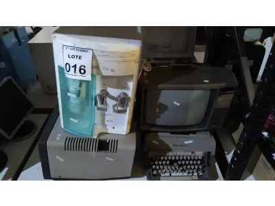 LOTE 016 - 01 TV DE TUBO MODELO ANTIGO MARCA TELEFUNKEN 01TELEVISÃO DE TUBO MODELO ANTIGO MARCA VASP, 01 MÁQUINA DE ESCREVER E 01 PURIFICADOR DE ÁGUA MARCA IBBL MODELO FR600. (NO ESTADO) ATENÇÃO! FAZER A VISITAÇÃO ANTES DE ARREMATAR, NÃO SABEMOS SE FUNCIONA, LEILÃO NÃO TEM GARANTIA E NEM DEVOLUÇÃO, SUJEITO A POSSÍVEIS AVARIAS VISÍVEIS/OCULTAS E/OU AUSÊNCIA DE COMPONENTES.