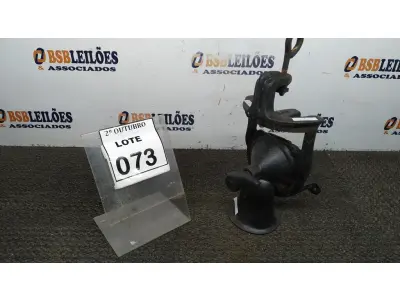 LOTE 073 - 01 MOEDOR DE GRÃOS MANUAL. (NO ESTADO) ATENÇÃO! FAZER A VISITAÇÃO ANTES DE ARREMATAR, NÃO SABEMOS SE FUNCIONA, LEILÃO NÃO TEM GARANTIA E NEM DEVOLUÇÃO, SUJEITO A POSSÍVEIS AVARIAS VISÍVEIS/OCULTAS E/OU AUSÊNCIA DE COMPONENTES.