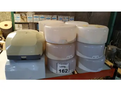 LOTE 162 - 01 LOTE COM VÁRIOS DISPENSES DE PAPEL. (NO ESTADO) ATENÇÃO! FAZER A VISITAÇÃO ANTES DE ARREMATAR, NÃO SABEMOS SE FUNCIONA, LEILÃO NÃO TEM GARANTIA E NEM DEVOLUÇÃO, SUJEITO A POSSÍVEIS AVARIAS VISÍVEIS/OCULTAS E/OU AUSÊNCIA DE COMPONENTES.