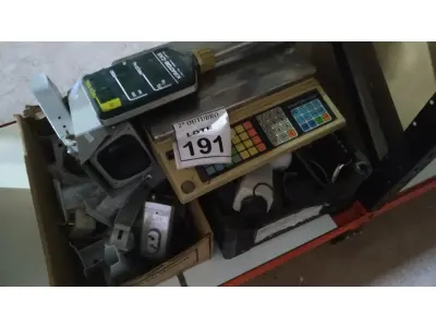 LOTE 191 - 01 BALANÇAS MARCAS KRATOS E VÁRIAS CÂMERAS DE MONITORAMENTO DE MARCAS E MODELOS DIVERSOS. (NO ESTADO) ATENÇÃO! FAZER A VISITAÇÃO ANTES DE ARREMATAR, NÃO SABEMOS SE FUNCIONA, LEILÃO NÃO TEM GARANTIA E NEM DEVOLUÇÃO, SUJEITO A POSSÍVEIS AVARIAS VISÍVEIS/OCULTAS E/OU AUSÊNCIA DE COMPONENTES.