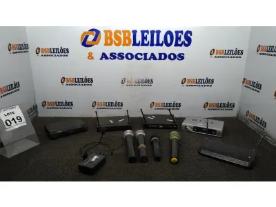 LOTE 019 - 03 MICROFONES E 05 RECEPTORES DE MARCAS E MODELOS DIVERSOS. (NO ESTADO) ATENÇÃO! FAZER A VISITAÇÃO ANTES DE ARREMATAR, NÃO SABEMOS SE FUNCIONA, LEILÃO NÃO TEM GARANTIA E NEM DEVOLUÇÃO, SUJEITO A POSSÍVEIS AVARIAS VISÍVEIS/OCULTAS E/OU AUSÊNCIA DE COMPONENTES.