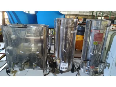 LOTE 008 - 03 CAFETEIRAS INDUSTRIAIS EM INOX COM AVARIAS. (NO ESTADO) ATENÇÃO! FAZER A VISITAÇÃO ANTES DE ARREMATAR, NÃO SABEMOS SE FUNCIONA, LEILÃO NÃO TEM GARANTIA E NEM DEVOLUÇÃO, SUJEITO A POSSÍVEIS AVARIAS VISÍVEIS/OCULTAS E/OU AUSÊNCIA DE COMPONENTES.