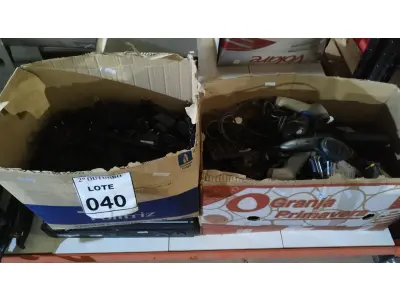 LOTE 040 - 01 LOTE COM GRANDE QUANTIDADE DE FONTES DIVERSAS, DVR, HD, LEITORAS DE CÓDIGO DE BARRAS E PERIFÉRICOS DIVERSOS. (NO ESTADO) ATENÇÃO! FAZER A VISITAÇÃO ANTES DE ARREMATAR, NÃO SABEMOS SE FUNCIONA, LEILÃO NÃO TEM GARANTIA E NEM DEVOLUÇÃO, SUJEITO A POSSÍVEIS AVARIAS VISÍVEIS/OCULTAS E/OU AUSÊNCIA DE COMPONENTES.