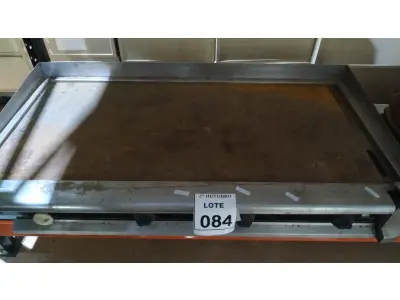 LOTE 084 - 01 CHAPA PARA LANCHES A GÁS. (NO ESTADO) ATENÇÃO! FAZER A VISITAÇÃO ANTES DE ARREMATAR, NÃO SABEMOS SE FUNCIONA, LEILÃO NÃO TEM GARANTIA E NEM DEVOLUÇÃO, SUJEITO A POSSÍVEIS AVARIAS VISÍVEIS/OCULTAS E/OU AUSÊNCIA DE COMPONENTES.