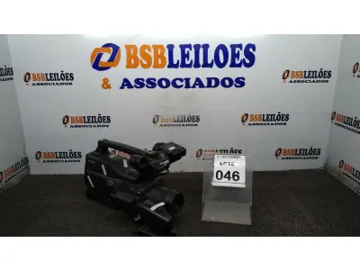 LOTE 046 - 01 FILMADORA MODELO CMOS MARCA SONY COM AVARIAS. (NO ESTADO) ATENÇÃO! FAZER A VISITAÇÃO ANTES DE ARREMATAR, NÃO SABEMOS SE FUNCIONA, LEILÃO NÃO TEM GARANTIA E NEM DEVOLUÇÃO, SUJEITO A POSSÍVEIS AVARIAS VISÍVEIS/OCULTAS E/OU AUSÊNCIA DE COMPONENTES.