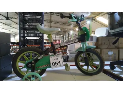 LOTE 051 - 01 BICICLETA INFANTIL. (NO ESTADO) ATENÇÃO! FAZER A VISITAÇÃO ANTES DE ARREMATAR, NÃO SABEMOS SE FUNCIONA, LEILÃO NÃO TEM GARANTIA E NEM DEVOLUÇÃO, SUJEITO A POSSÍVEIS AVARIAS VISÍVEIS/OCULTAS E/OU AUSÊNCIA DE COMPONENTES.