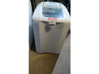 LOTE 086 - 01 MÁQUINA DE LAVAR 8KG 220V MARCA ELECTROLUX. (NO ESTADO) ATENÇÃO! FAZER A VISITAÇÃO ANTES DE ARREMATAR, NÃO SABEMOS SE FUNCIONA, LEILÃO NÃO TEM GARANTIA E NEM DEVOLUÇÃO, SUJEITO A POSSÍVEIS AVARIAS VISÍVEIS/OCULTAS E/OU AUSÊNCIA DE COMPONENTES.