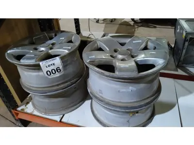 LOTE 006 - 04 RODAS DE CARRO MITSUBISHI ARO 16 5X114. (NO ESTADO) ATENÇÃO! FAZER A VISITAÇÃO ANTES DE ARREMATAR, NÃO SABEMOS SE FUNCIONA, LEILÃO NÃO TEM GARANTIA E NEM DEVOLUÇÃO, SUJEITO A POSSÍVEIS AVARIAS VISÍVEIS/OCULTAS E/OU AUSÊNCIA DE COMPONENTES.