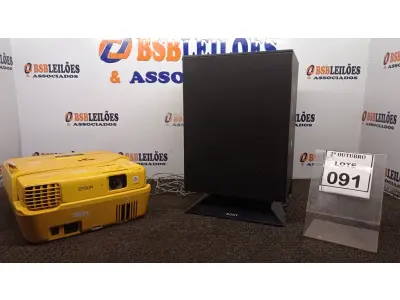 LOTE 091 - 01 PROJETOR MARCA EPSON E 01 CAIXA DE SOM MARCA SONY. (NO ESTADO) ATENÇÃO! FAZER A VISITAÇÃO ANTES DE ARREMATAR, NÃO SABEMOS SE FUNCIONA, LEILÃO NÃO TEM GARANTIA E NEM DEVOLUÇÃO, SUJEITO A POSSÍVEIS AVARIAS VISÍVEIS/OCULTAS E/OU AUSÊNCIA DE COMPONENTES.