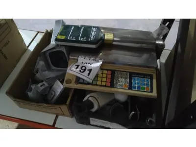 LOTE 191 - 01 BALANÇAS MARCAS KRATOS E VÁRIAS CÂMERAS DE MONITORAMENTO DE MARCAS E MODELOS DIVERSOS. (NO ESTADO) ATENÇÃO! FAZER A VISITAÇÃO ANTES DE ARREMATAR, NÃO SABEMOS SE FUNCIONA, LEILÃO NÃO TEM GARANTIA E NEM DEVOLUÇÃO, SUJEITO A POSSÍVEIS AVARIAS VISÍVEIS/OCULTAS E/OU AUSÊNCIA DE COMPONENTES.