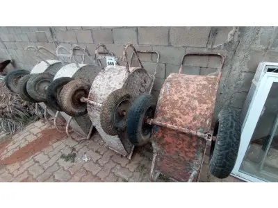 LOTE 588 - 04 GIRICOS PARA OBRA. (NO ESTADO) ATENÇÃO! FAZER A VISITAÇÃO ANTES DE ARREMATAR, NÃO SABEMOS SE FUNCIONA, LEILÃO NÃO TEM GARANTIA E NEM DEVOLUÇÃO, SUJEITO A POSSÍVEIS AVARIAS VISÍVEIS/OCULTAS E/OU AUSÊNCIA DE COMPONENTES.