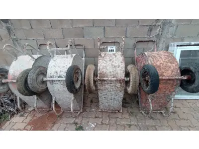 LOTE 588 - 04 GIRICOS PARA OBRA. (NO ESTADO) ATENÇÃO! FAZER A VISITAÇÃO ANTES DE ARREMATAR, NÃO SABEMOS SE FUNCIONA, LEILÃO NÃO TEM GARANTIA E NEM DEVOLUÇÃO, SUJEITO A POSSÍVEIS AVARIAS VISÍVEIS/OCULTAS E/OU AUSÊNCIA DE COMPONENTES.