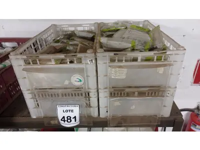 LOTE 481 - 01 LOTE COM SUPORTES DE PLACA CEGA 4X4 E 4X2. (CAIXA ORGANIZADORA NAO INCLUSA) (NO ESTADO) ATENÇÃO! FAZER A VISITAÇÃO ANTES DE ARREMATAR, NÃO SABEMOS SE FUNCIONA, LEILÃO NÃO TEM GARANTIA E NEM DEVOLUÇÃO, SUJEITO A POSSÍVEIS AVARIAS VISÍVEIS/OCULTAS E/OU AUSÊNCIA DE COMPONENTES.