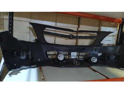 LOTE 083 - 01 PARA-CHOQUE DE CARRO. (NO ESTADO) ATENÇÃO! FAZER A VISITAÇÃO ANTES DE ARREMATAR, NÃO SABEMOS SE FUNCIONA, LEILÃO NÃO TEM GARANTIA E NEM DEVOLUÇÃO, SUJEITO A POSSÍVEIS AVARIAS VISÍVEIS/OCULTAS E/OU AUSÊNCIA DE COMPONENTES.