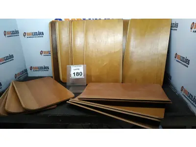 LOTE 180 - 20 PEÇAS DE MADEIRA. (NO ESTADO) ATENÇÃO! FAZER A VISITAÇÃO ANTES DE ARREMATAR, NÃO SABEMOS SE FUNCIONA, LEILÃO NÃO TEM GARANTIA E NEM DEVOLUÇÃO, SUJEITO A POSSÍVEIS AVARIAS VISÍVEIS/OCULTAS E/OU AUSÊNCIA DE COMPONENTES.