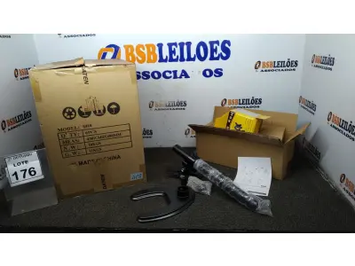 LOTE 176 - 01 CAIXA COM 06 SUPORTES PARA MONITORES MARCA DATEN. (NO ESTADO) ATENÇÃO! FAZER A VISITAÇÃO ANTES DE ARREMATAR, NÃO SABEMOS SE FUNCIONA, LEILÃO NÃO TEM GARANTIA E NEM DEVOLUÇÃO, SUJEITO A POSSÍVEIS AVARIAS VISÍVEIS/OCULTAS E/OU AUSÊNCIA DE COMPONENTES.
