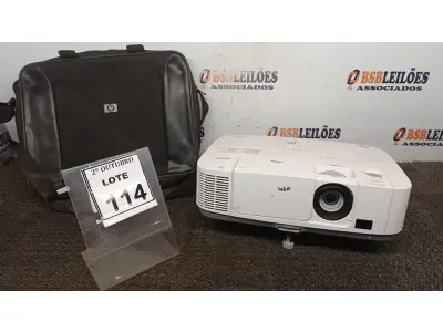 LOTE 114 - 01 PROJETOR MARCA NEC. (NO ESTADO) ATENÇÃO! FAZER A VISITAÇÃO ANTES DE ARREMATAR, NÃO SABEMOS SE FUNCIONA, LEILÃO NÃO TEM GARANTIA E NEM DEVOLUÇÃO, SUJEITO A POSSÍVEIS AVARIAS VISÍVEIS/OCULTAS E/OU AUSÊNCIA DE COMPONENTES.