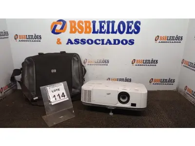 LOTE 114 - 01 PROJETOR MARCA NEC. (NO ESTADO) ATENÇÃO! FAZER A VISITAÇÃO ANTES DE ARREMATAR, NÃO SABEMOS SE FUNCIONA, LEILÃO NÃO TEM GARANTIA E NEM DEVOLUÇÃO, SUJEITO A POSSÍVEIS AVARIAS VISÍVEIS/OCULTAS E/OU AUSÊNCIA DE COMPONENTES.