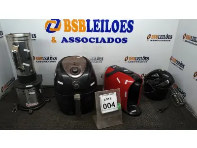 LOTE 004 - 01 LIQUIDIFICADOR INDUSTRIAL, 01 AIR FRYER MARCA PHILCO, 01 BATEDEIRA MARCA MONDIAL E 01 CAFETEIRA. (NO ESTADO) ATENÇÃO! FAZER A VISITAÇÃO ANTES DE ARREMATAR, NÃO SABEMOS SE FUNCIONA, LEILÃO NÃO TEM GARANTIA E NEM DEVOLUÇÃO, SUJEITO A POSSÍVEIS AVARIAS VISÍVEIS/OCULTAS E/OU AUSÊNCIA DE COMPONENTES.