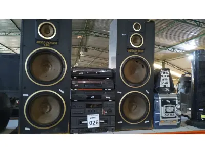 LOTE 026 - 02 APARELHOS TOCA VINIL MARCA SONY, 01 CP PLAYER MARCA SONY, 01 TOCA FITAS MARCA SONY, 01 MINI HI-FI SYSTEM MARCA TOSHIBA, 01 CAIXINHA DE SOM  MARCA MULTILASER E 02 CAIXAS DE SOM EM MADEIRA. (NO ESTADO) ATENÇÃO! FAZER A VISITAÇÃO ANTES DE ARREMATAR, NÃO SABEMOS SE FUNCIONA, LEILÃO NÃO TEM GARANTIA E NEM DEVOLUÇÃO, SUJEITO A POSSÍVEIS AVARIAS VISÍVEIS/OCULTAS E/OU AUSÊNCIA DE COMPONENTES.