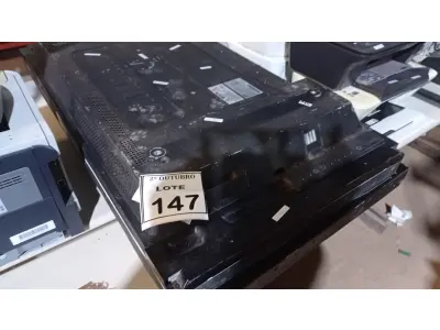 LOTE 147 - 02 TELÕES DE PROPAGANDA LCD 46’’ MARCA SANSUNG. (NO ESTADO) ATENÇÃO! FAZER A VISITAÇÃO ANTES DE ARREMATAR, NÃO SABEMOS SE FUNCIONA, LEILÃO NÃO TEM GARANTIA E NEM DEVOLUÇÃO, SUJEITO A POSSÍVEIS AVARIAS VISÍVEIS/OCULTAS E/OU AUSÊNCIA DE COMPONENTES.