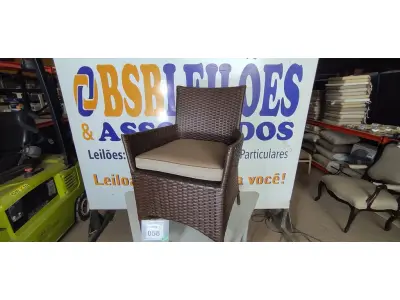 LOTE 058 - 01 CADEIRA DE JARDIM. (NO ESTADO EM QUE SE ENCONTRA. SUJEITO A AVARIAS OCULTAS/VISÍVEIS.) BH1641G