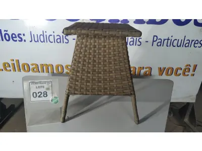 LOTE 028 - 01 MESA DE CANTO DE JARDIM. (NO ESTADO EM QUE SE ENCONTRA. SUJEITO A AVARIAS OCULTAS/VISÍVEIS.) BH1533R