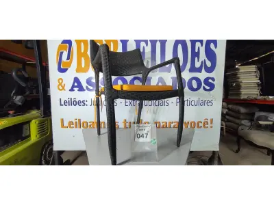 LOTE 047 - 01 CADEIRA DE JARDIM. (NO ESTADO EM QUE SE ENCONTRA. SUJEITO A AVARIAS OCULTAS/VISÍVEIS.) BH1679X